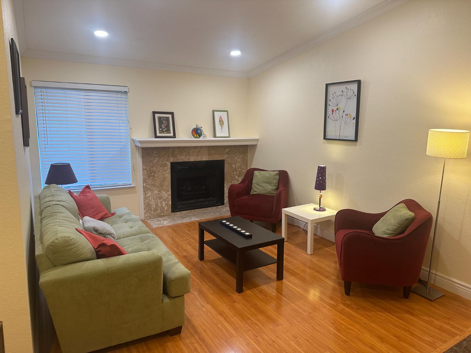 Photo #4: 225068739 Listing: Photo #4