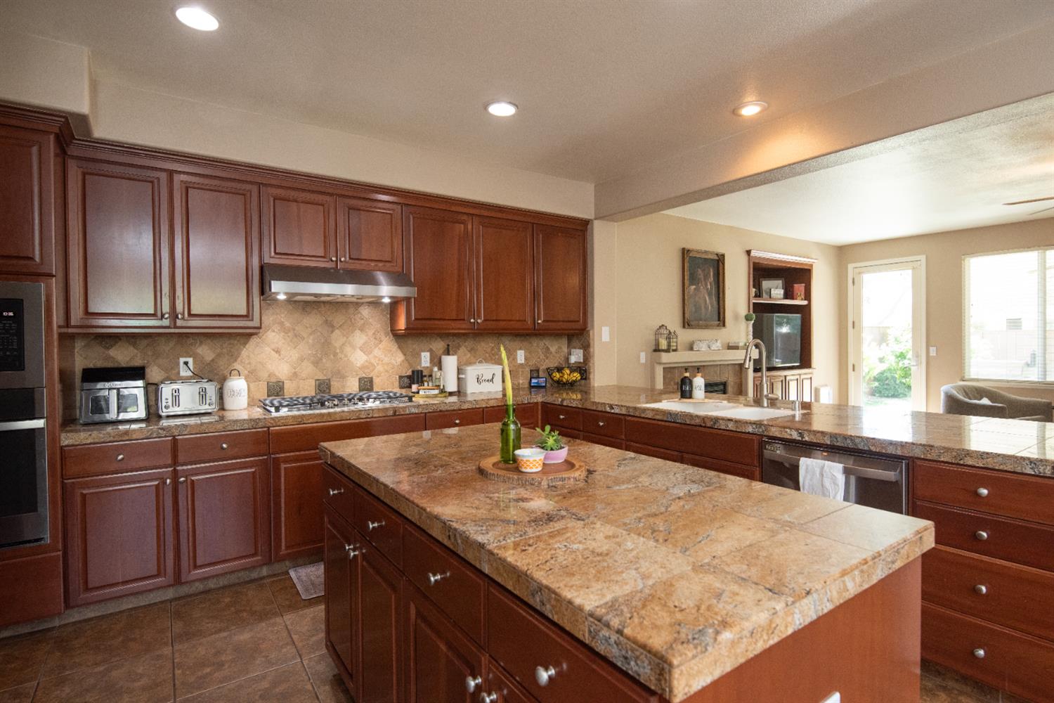 Silvio Way, Oakdale, California image 13