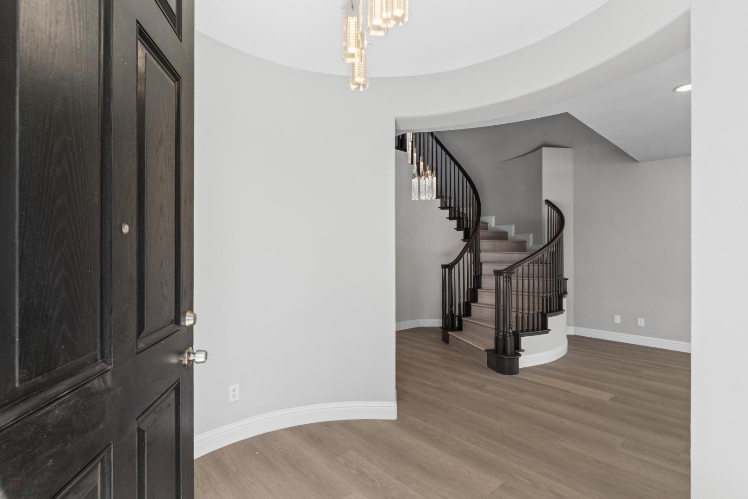 Detail Gallery Image 9 of 82 For 2431 Ogden Sannazor Ct, Tracy,  CA 95377 - 6 Beds | 4/1 Baths