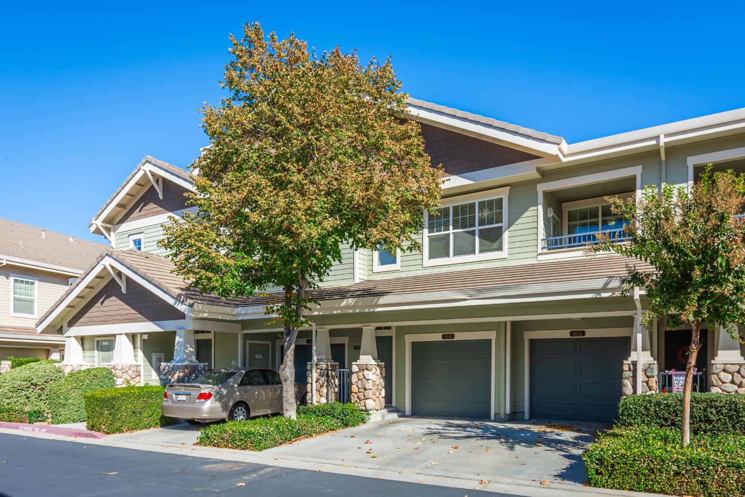 Photo #2: 225068677 Listing 