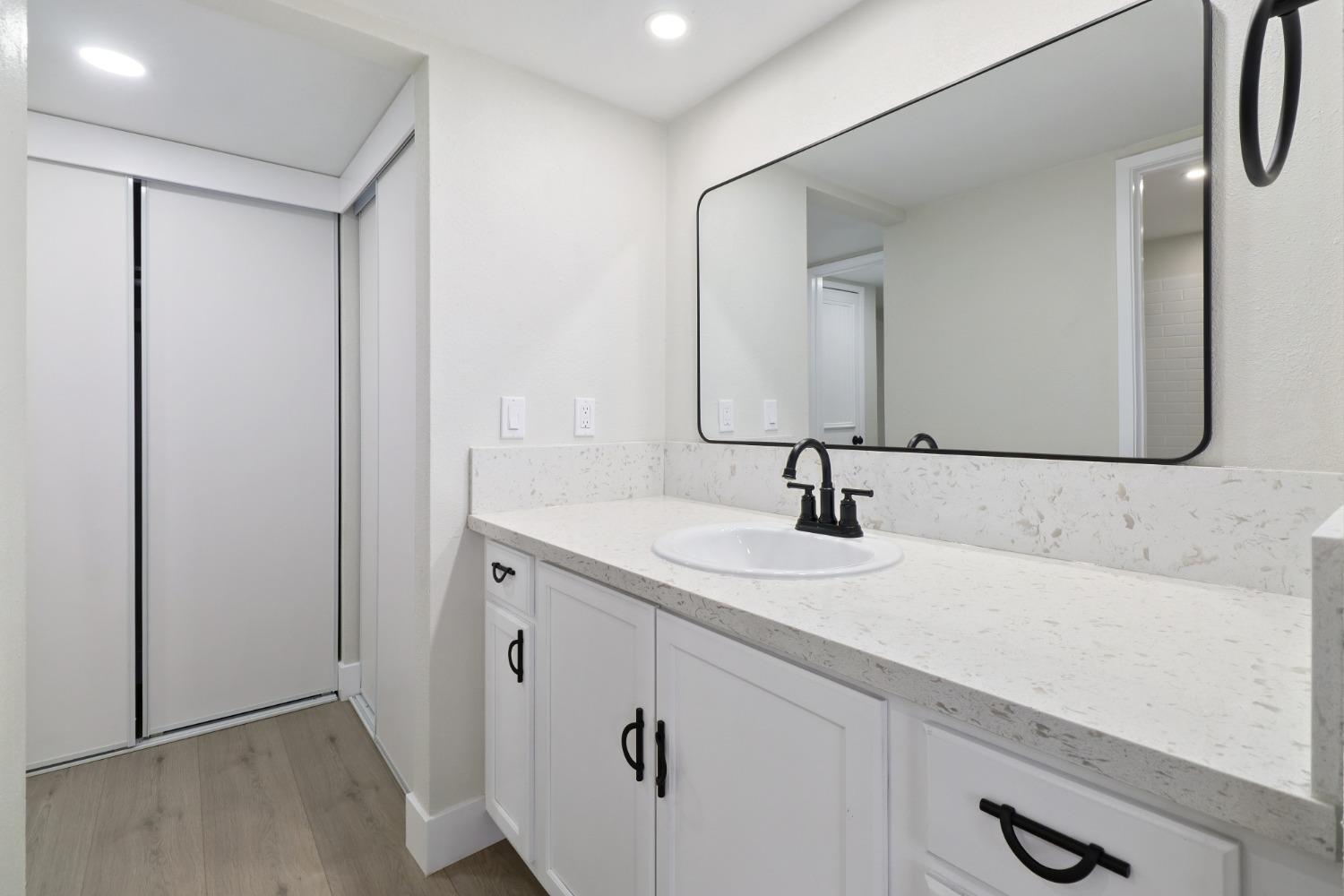 Photo #12: 225069098 Listing: Photo #12