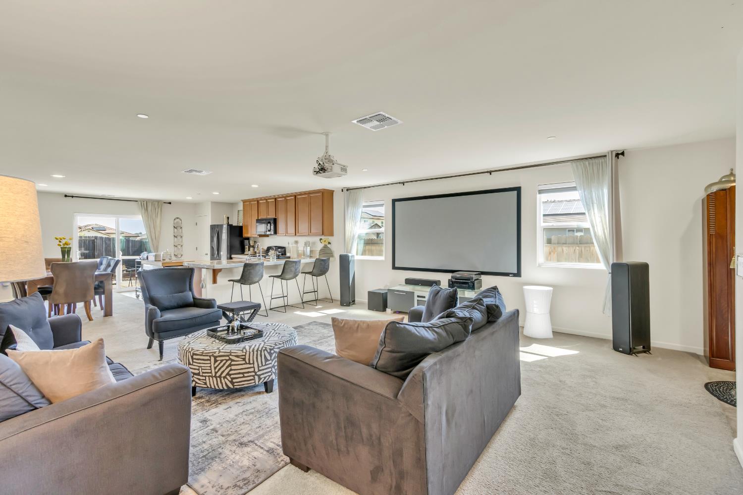 Sierra Bluff Street, Olivehurst, California image 7