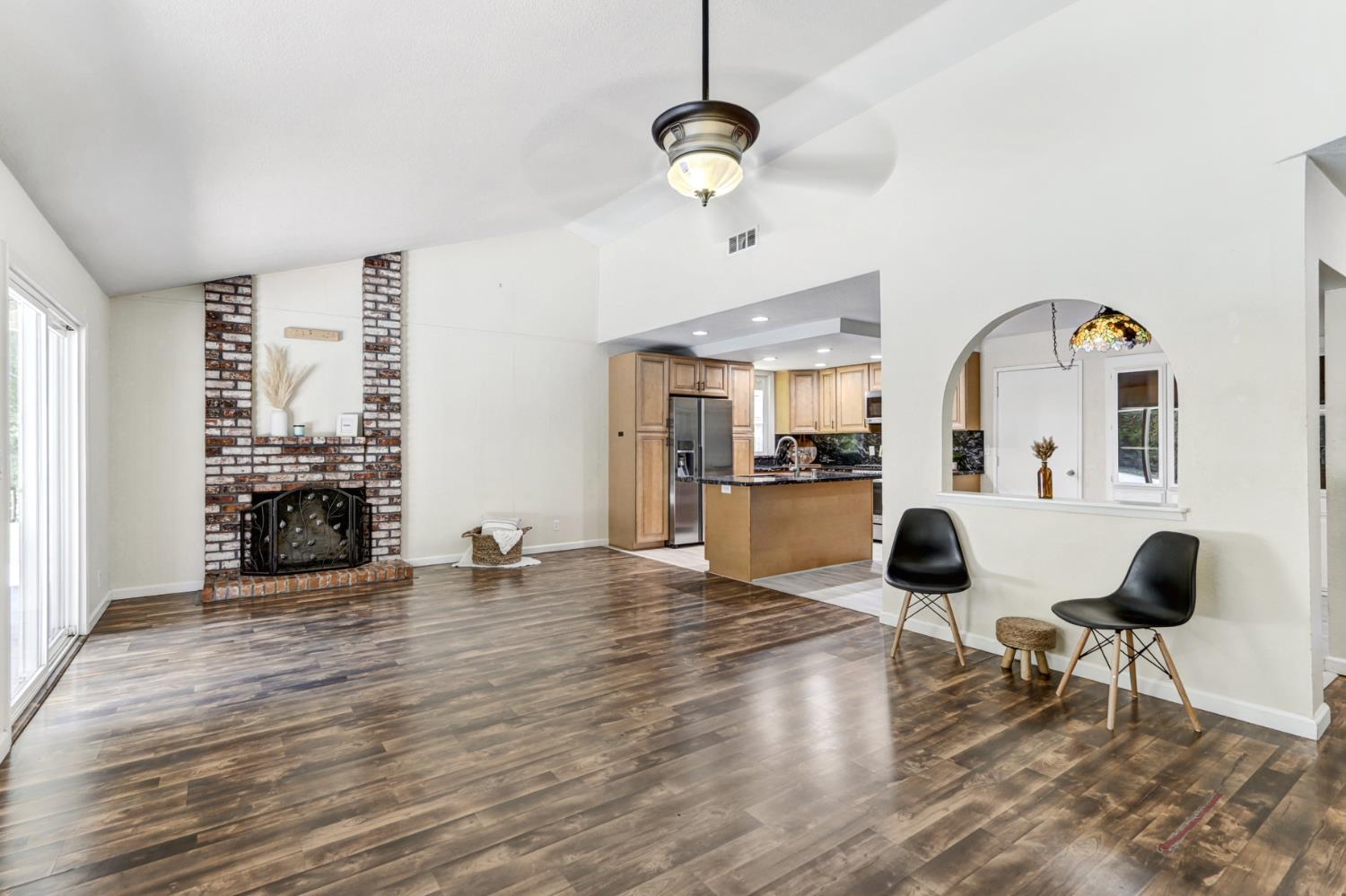 Oak Creek Court, Roseville, California image 5
