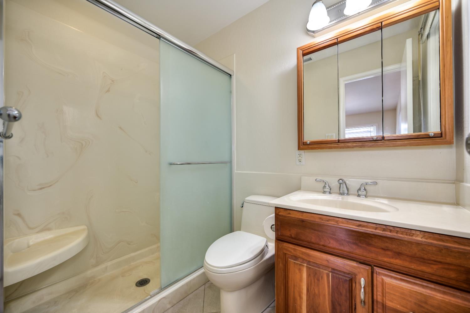 Clark Court, Pinole, California image 14