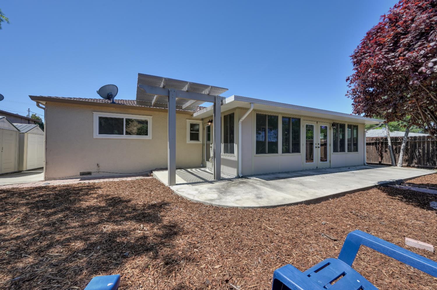 Clark Court, Pinole, California image 2