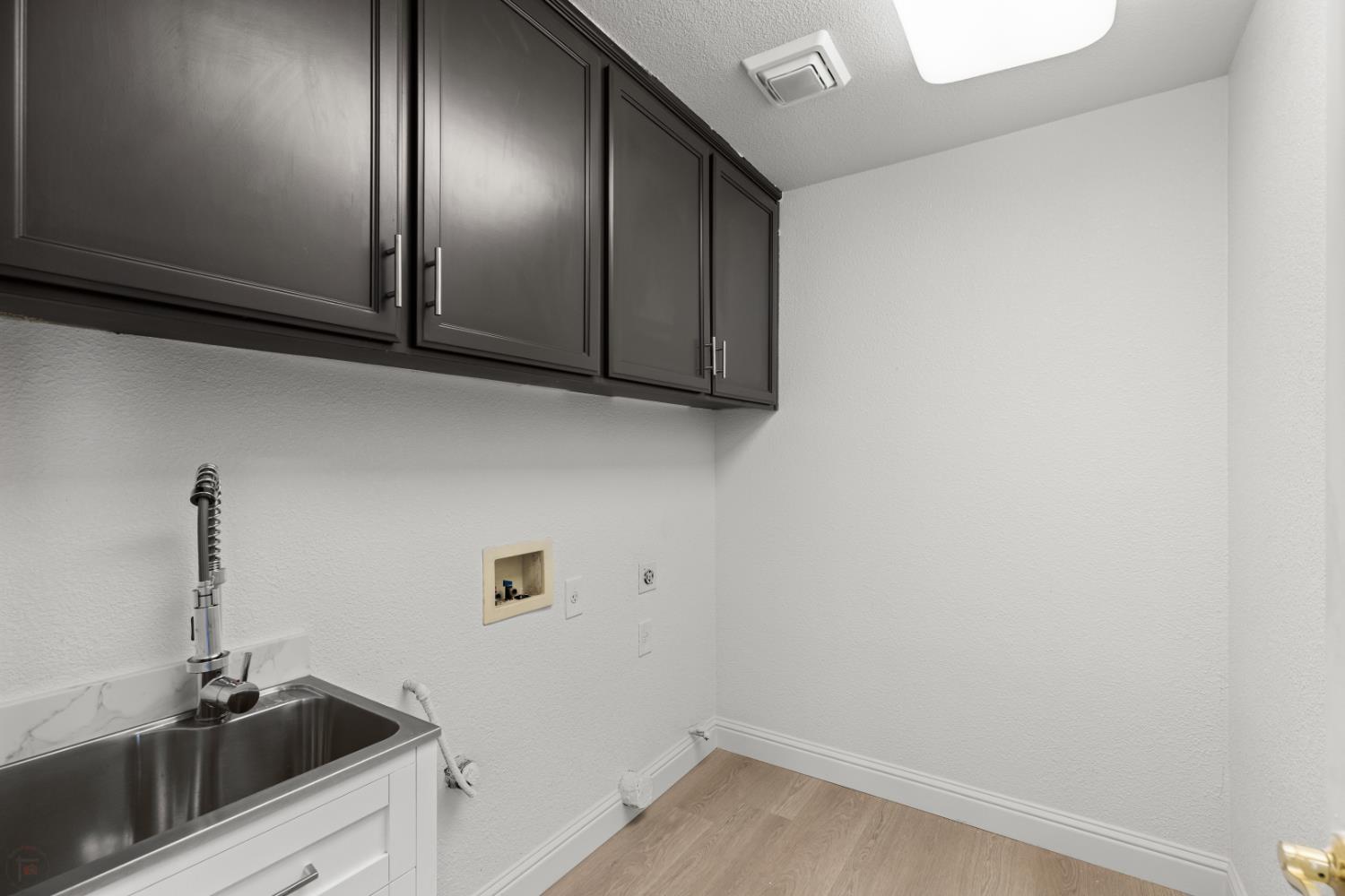 Detail Gallery Image 37 of 82 For 2431 Ogden Sannazor Ct, Tracy,  CA 95377 - 6 Beds | 4/1 Baths