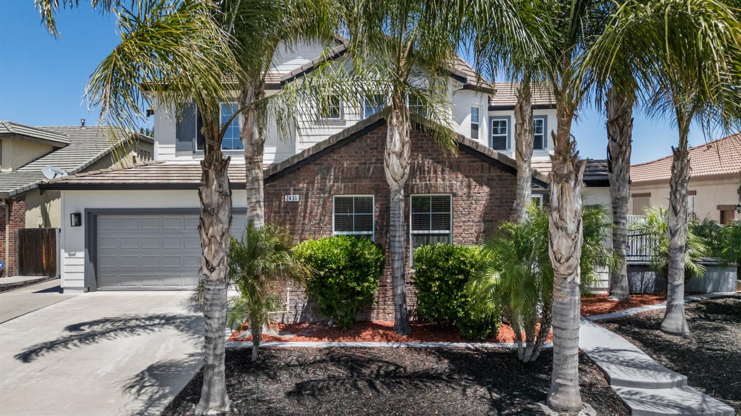 Detail Gallery Image 4 of 82 For 2431 Ogden Sannazor Ct, Tracy,  CA 95377 - 6 Beds | 4/1 Baths