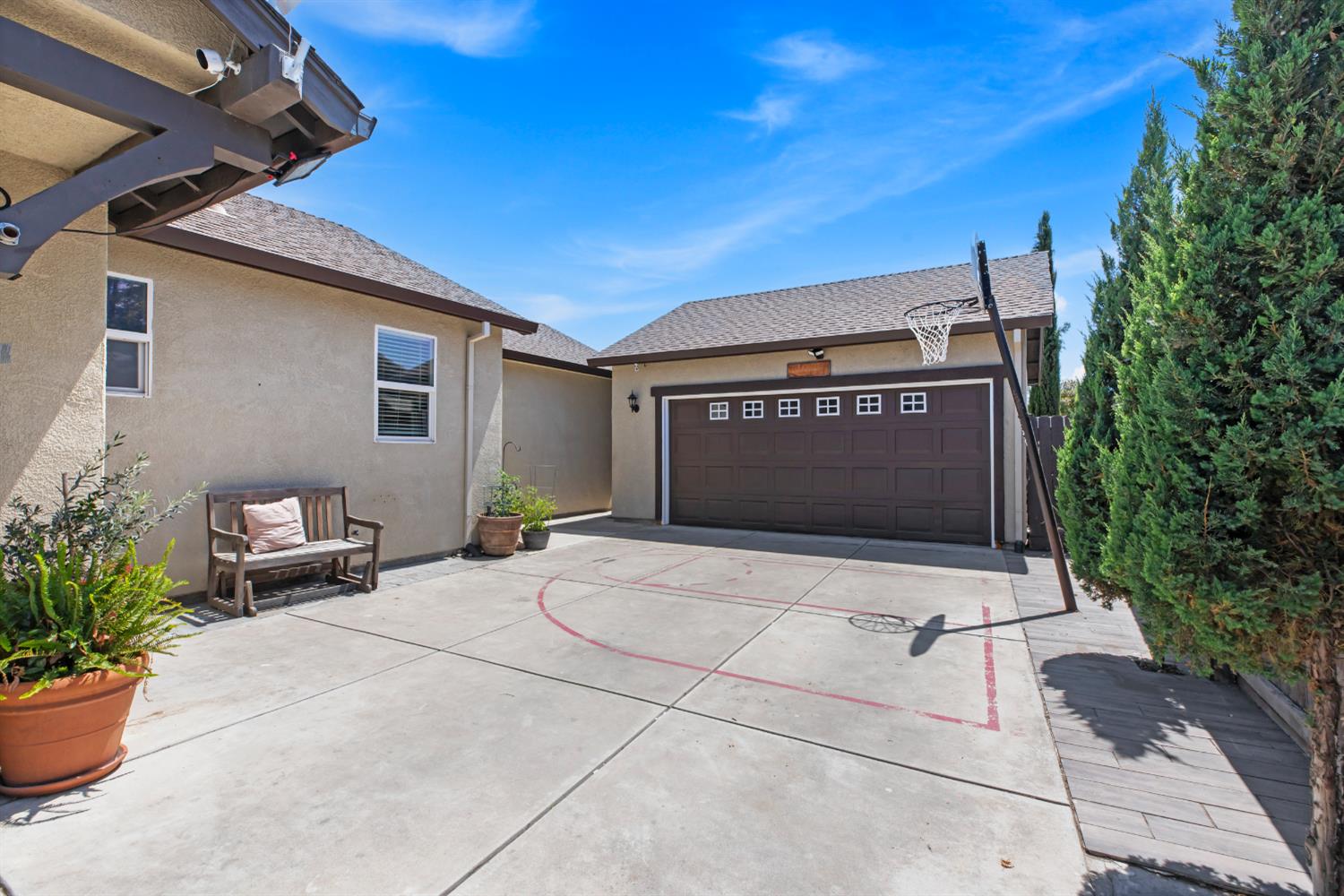 Nicol Way, Manteca, California image 4