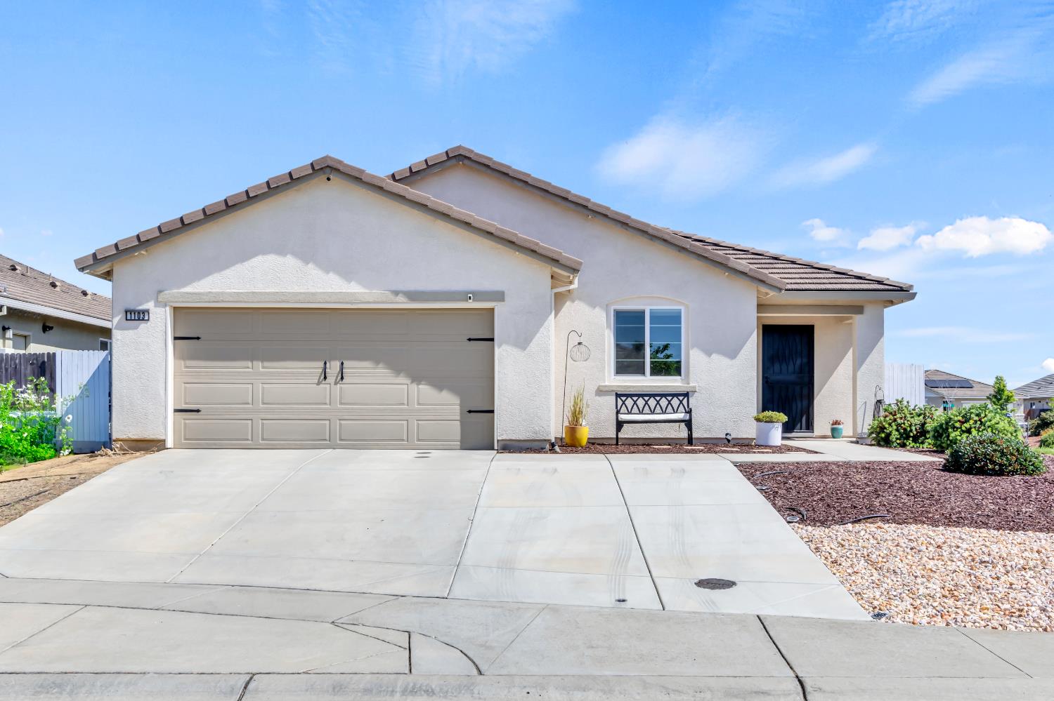 Sierra Bluff Street, Olivehurst, California image 2