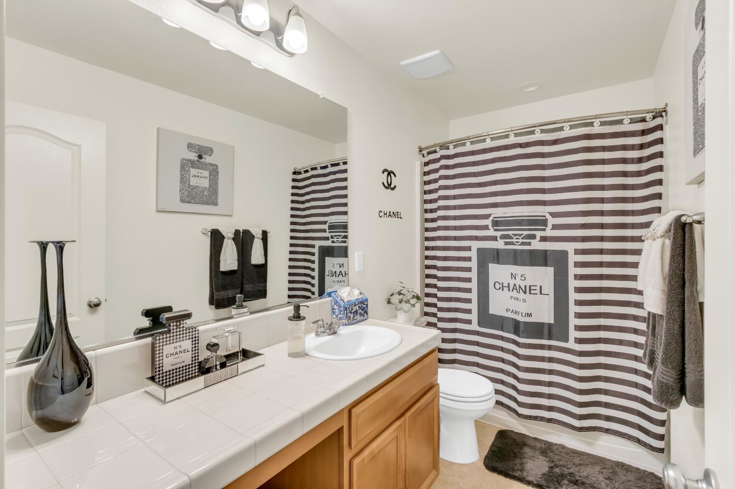 Sierra Bluff Street, Olivehurst, California image 34