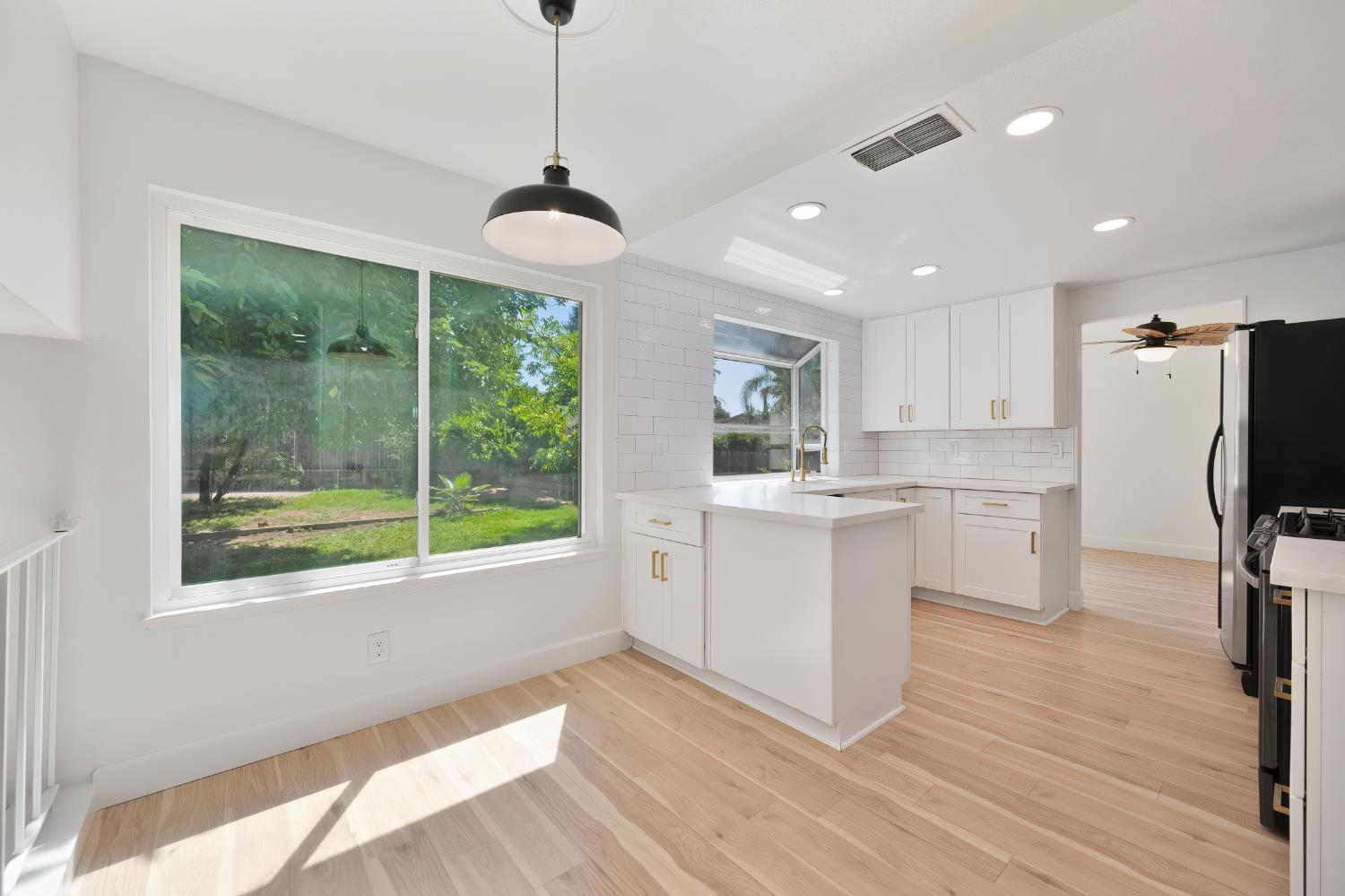 Coral Oak Way, Citrus Heights, California image 17