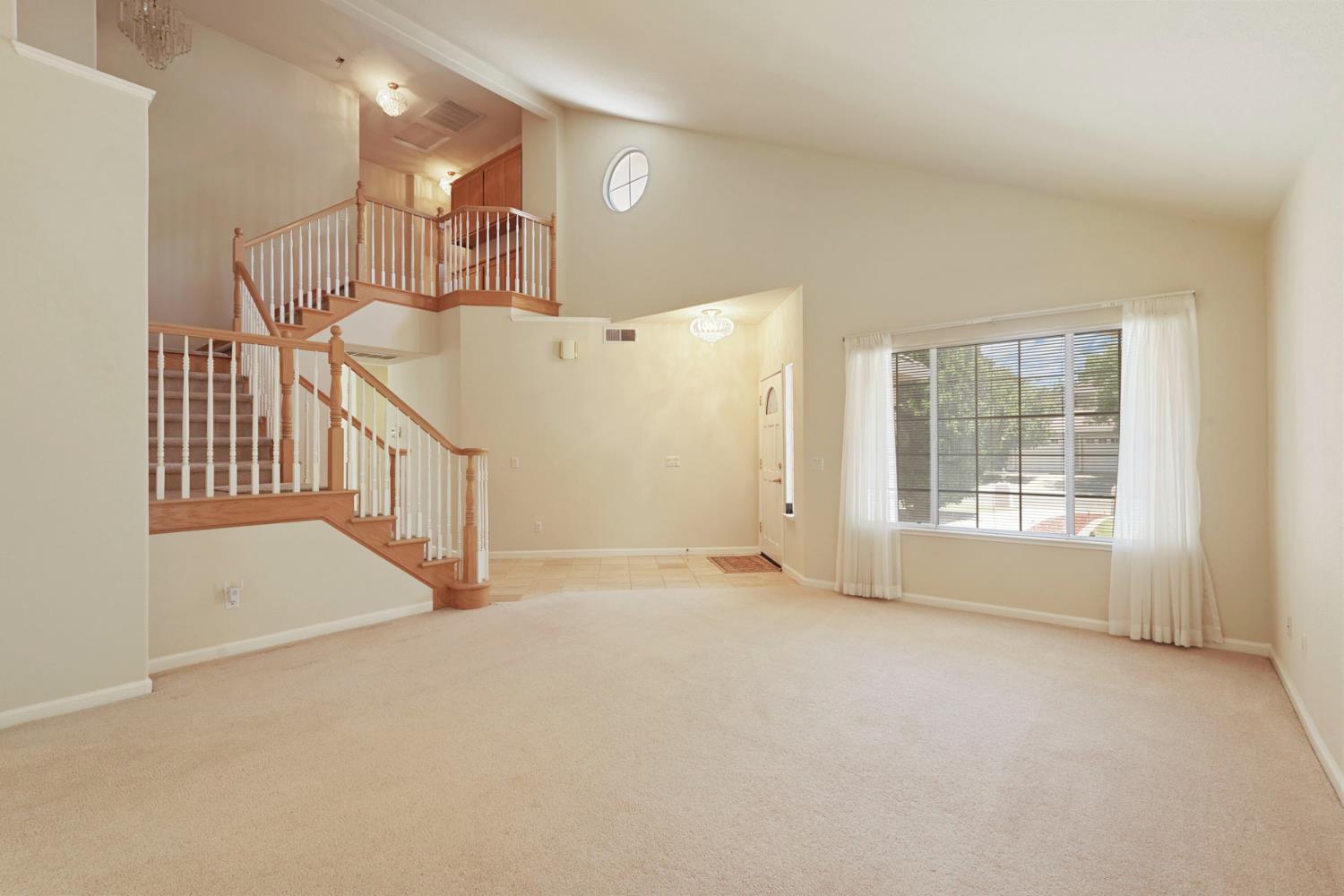 Detail Gallery Image 10 of 50 For 1053 L Aloutte Way, Sacramento,  CA 95831 - 4 Beds | 3 Baths