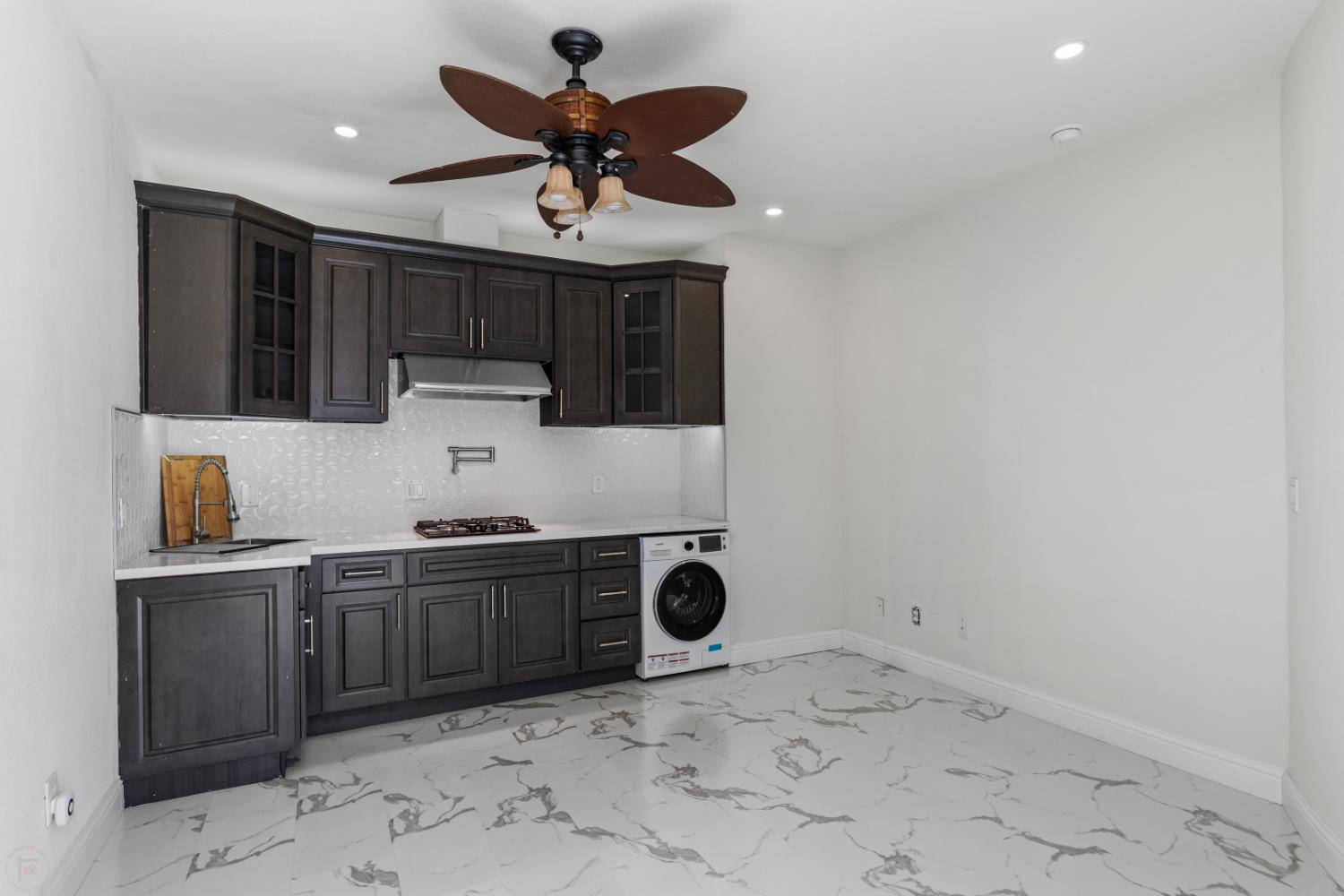 Detail Gallery Image 72 of 82 For 2431 Ogden Sannazor Ct, Tracy,  CA 95377 - 6 Beds | 4/1 Baths