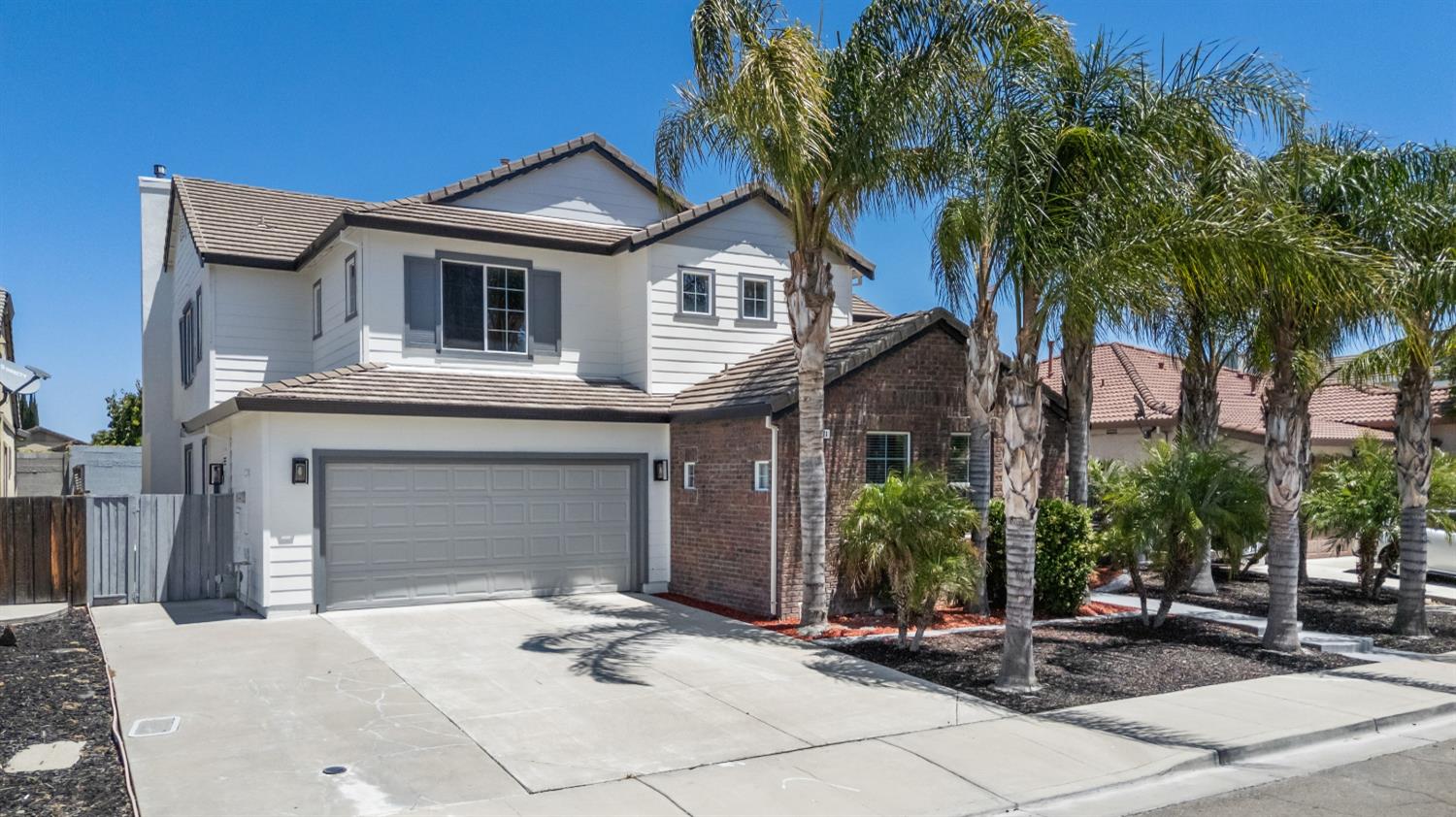 Detail Gallery Image 3 of 82 For 2431 Ogden Sannazor Ct, Tracy,  CA 95377 - 6 Beds | 4/1 Baths
