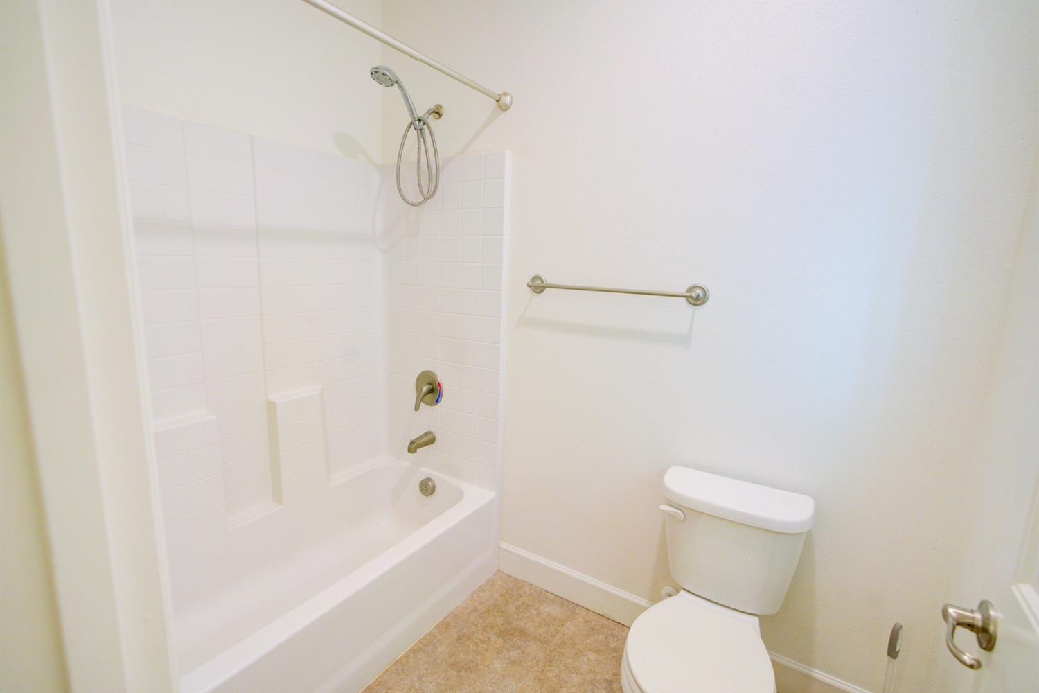 Roma Street, Madera, California image 15