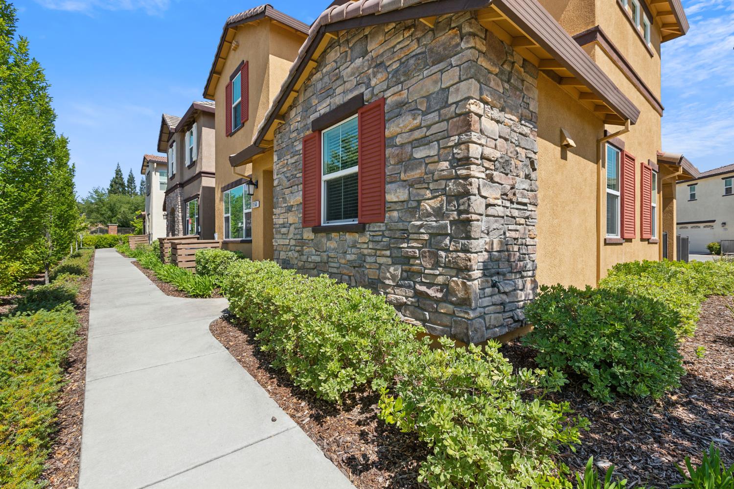 Veranda Court, Folsom, California image 2