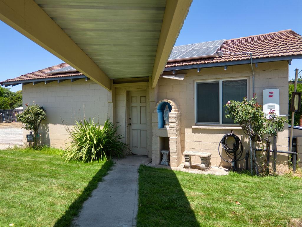 Vine Avenue, Escalon, California image 5