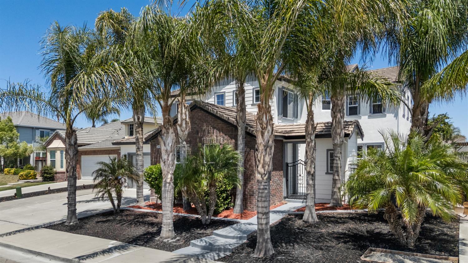 Detail Gallery Image 2 of 82 For 2431 Ogden Sannazor Ct, Tracy,  CA 95377 - 6 Beds | 4/1 Baths