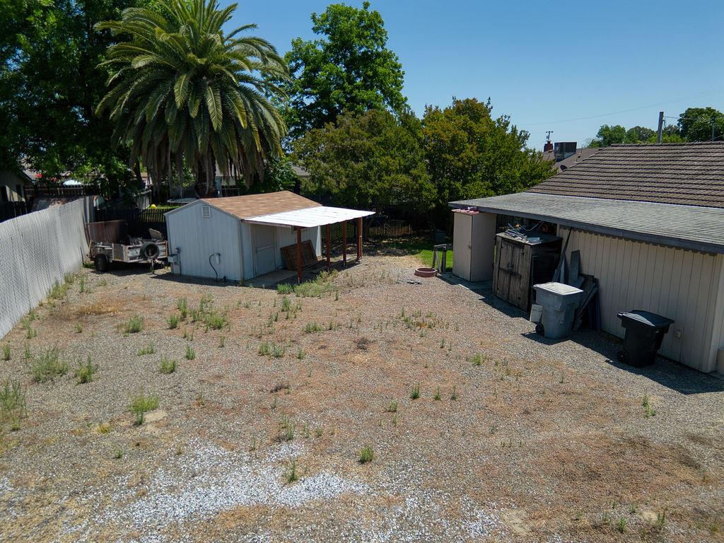 Vine Avenue, Escalon, California image 10