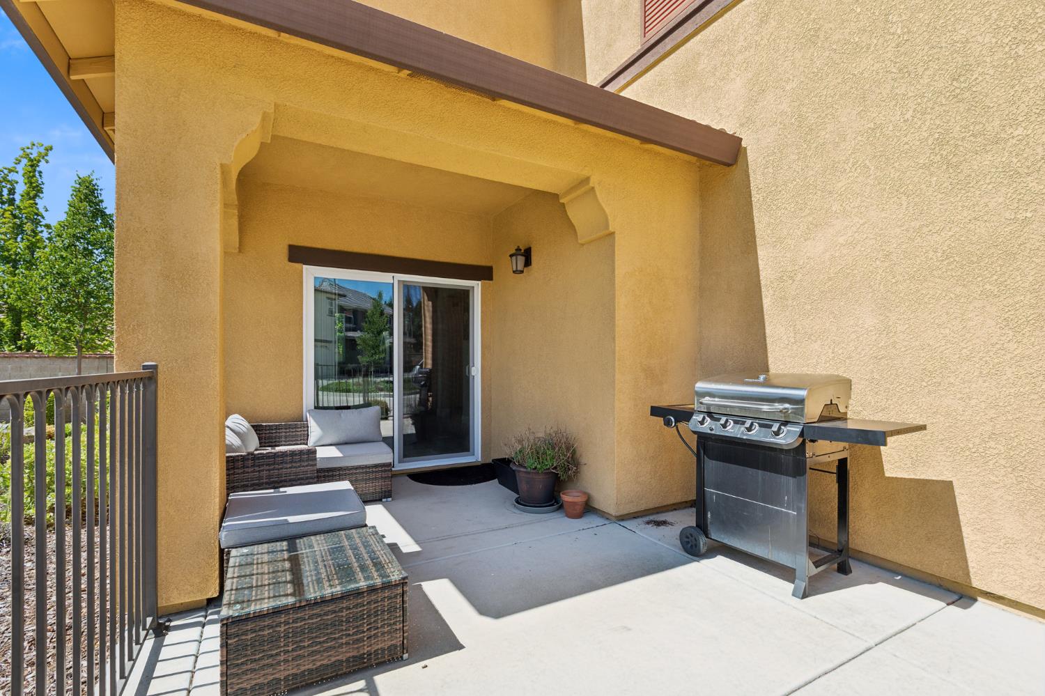 Veranda Court, Folsom, California image 5