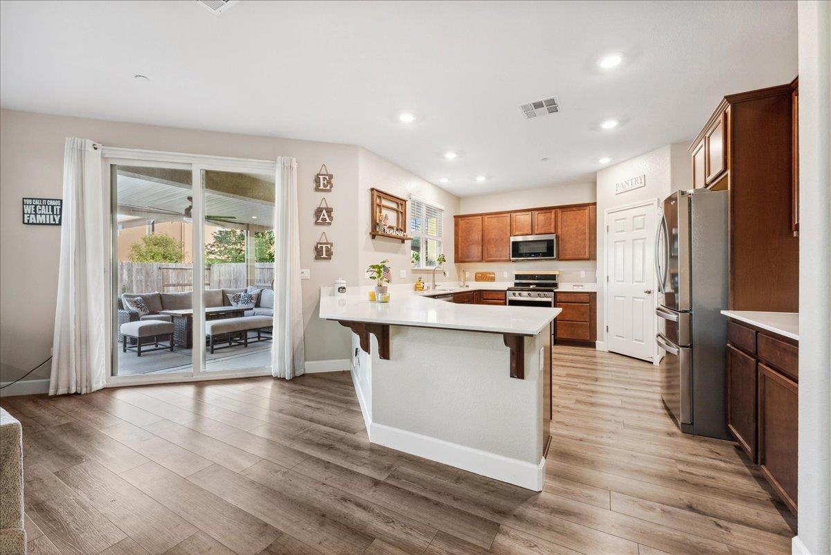 Encore Way, Roseville, California image 12