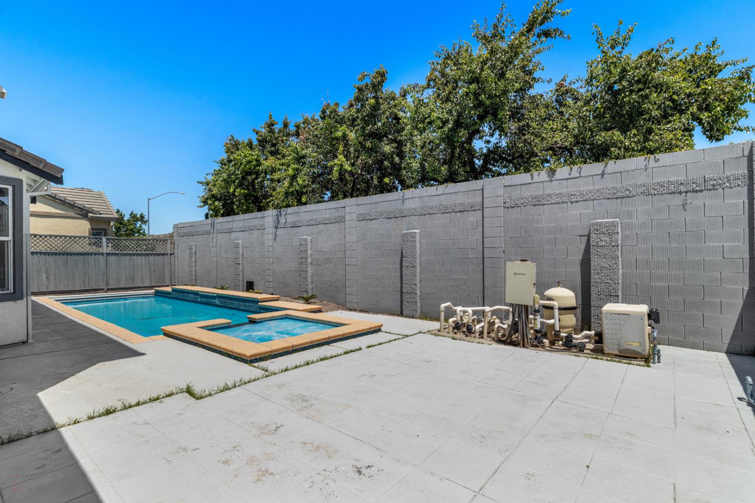 Detail Gallery Image 77 of 82 For 2431 Ogden Sannazor Ct, Tracy,  CA 95377 - 6 Beds | 4/1 Baths