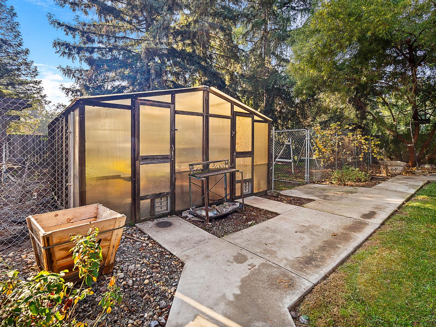 Laron Court, Stockton, California image 11