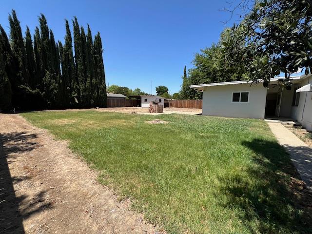 Laurel Avenue, Gustine, California image 32