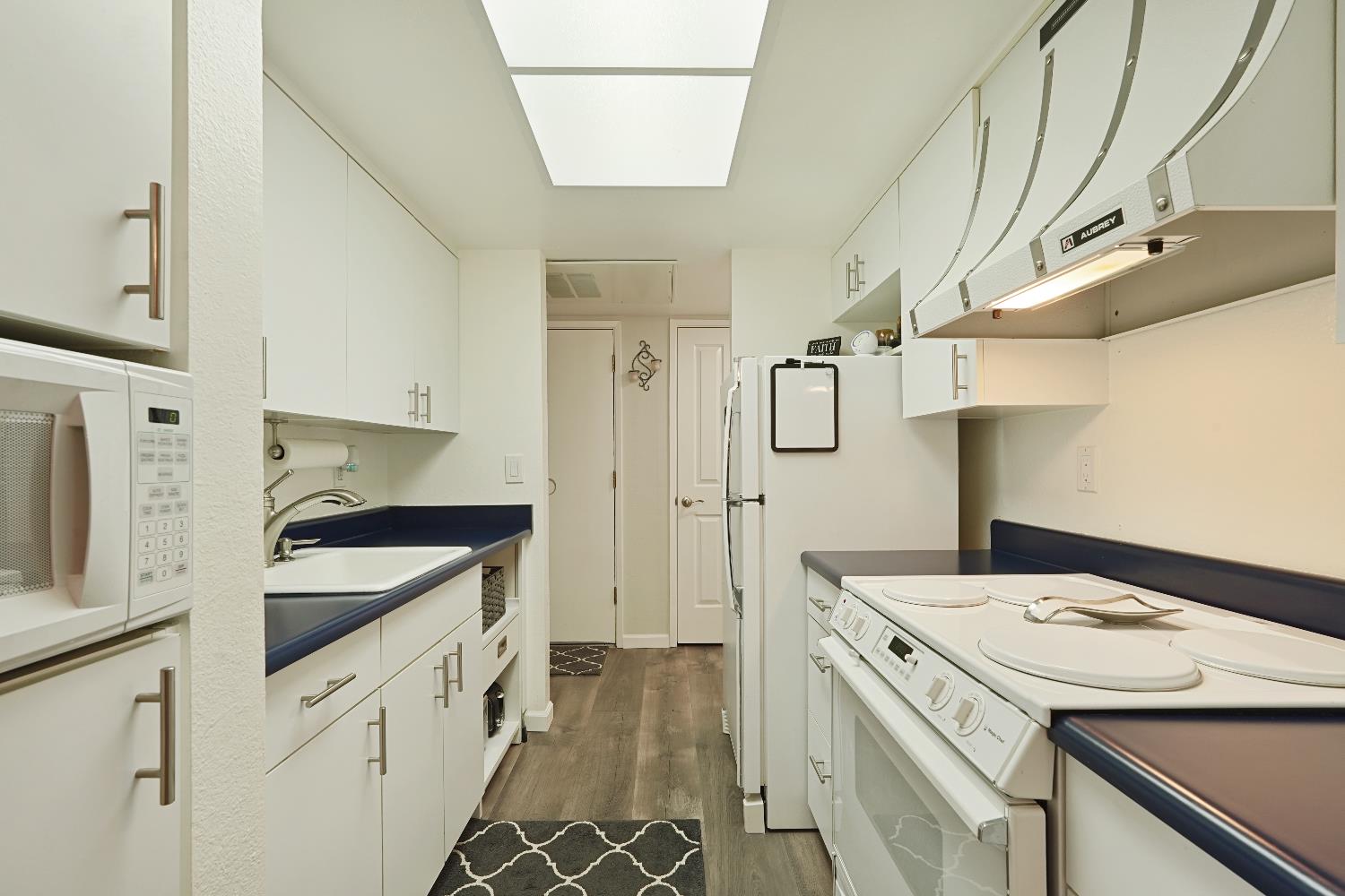 Photo #13: 225067869 Listing: Photo #13