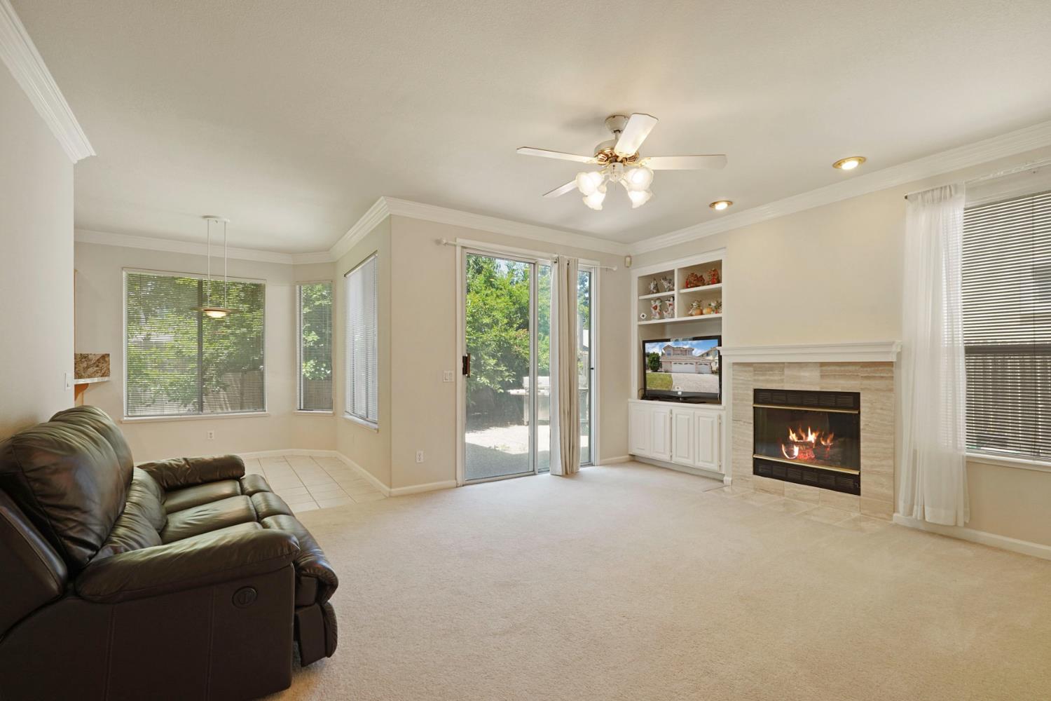 Detail Gallery Image 21 of 50 For 1053 L Aloutte Way, Sacramento,  CA 95831 - 4 Beds | 3 Baths