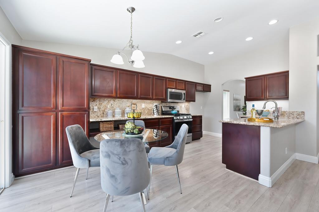 Azalea Garden Way, Rancho Cordova, California image 15