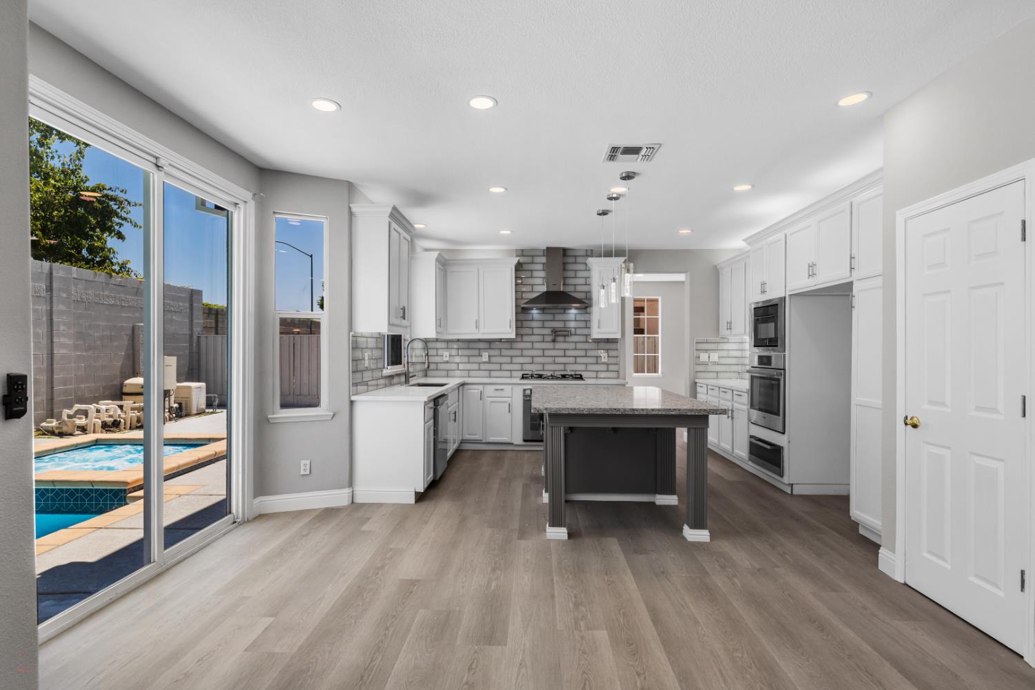Detail Gallery Image 22 of 82 For 2431 Ogden Sannazor Ct, Tracy,  CA 95377 - 6 Beds | 4/1 Baths