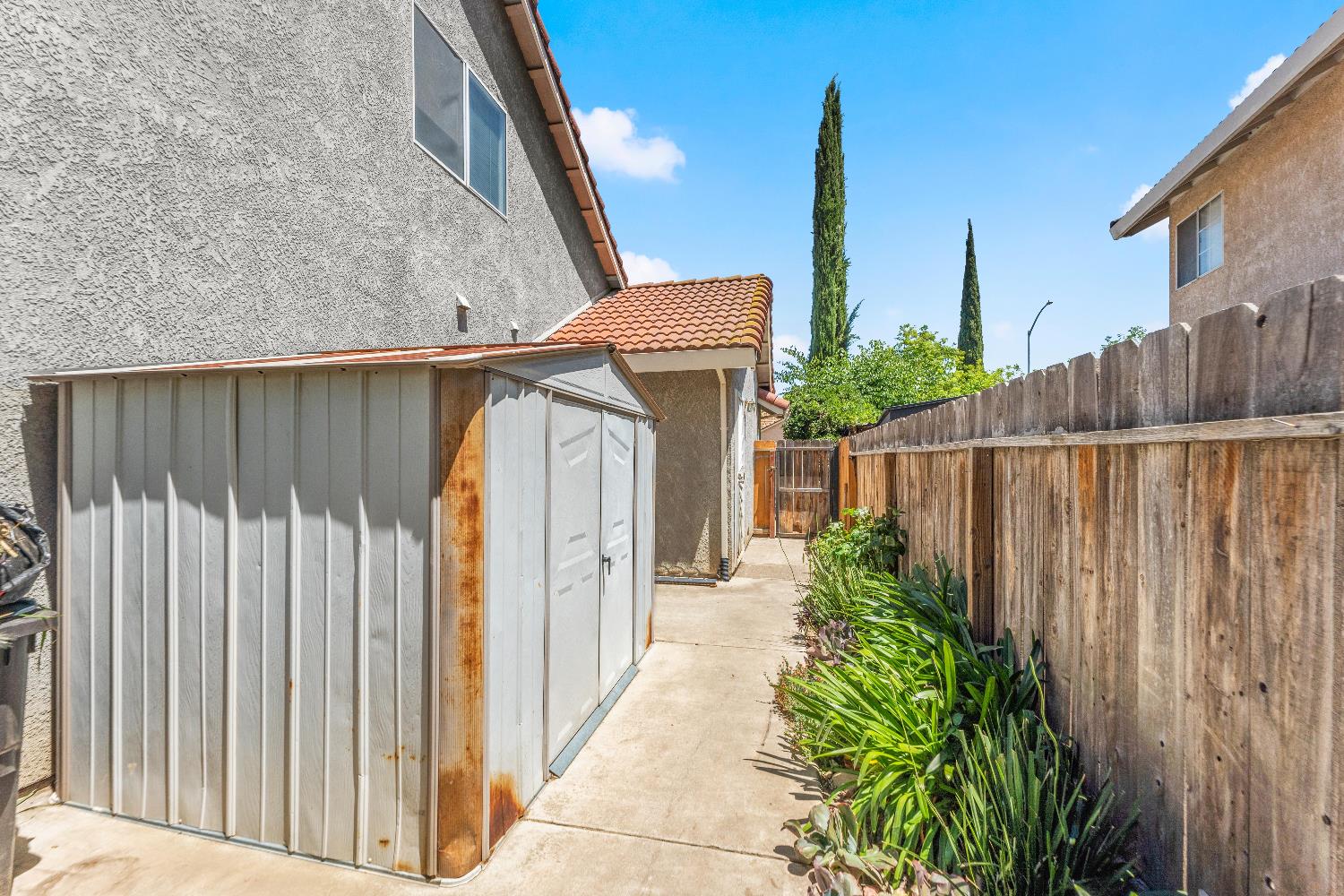 Van Eeden Court, Stockton, California image 36