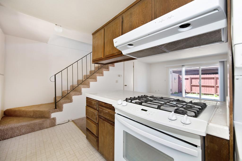 Photo #6: 225061030 Listing: Photo #6