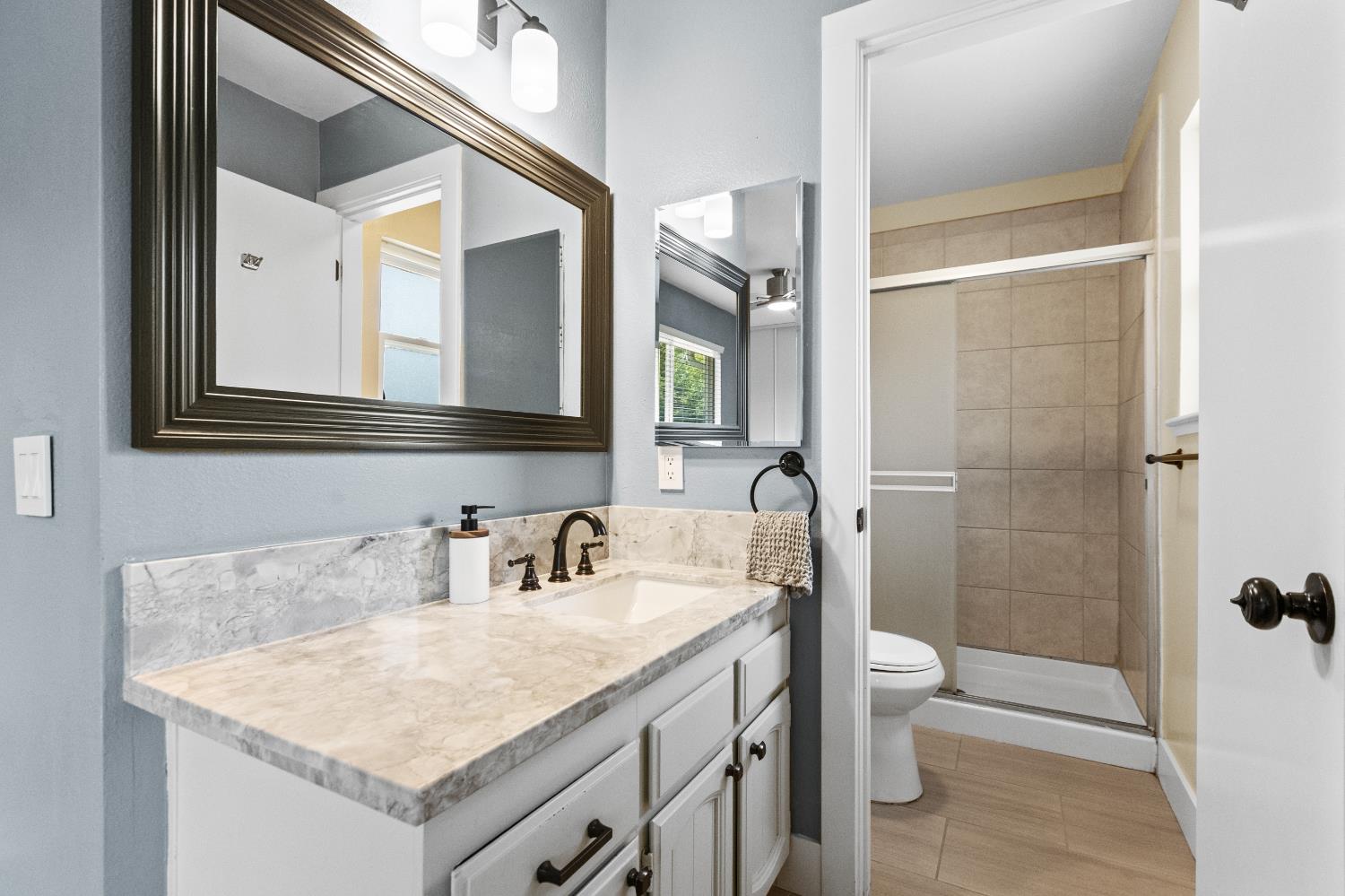 Glen Alder Way, Sacramento, CA, 95826-4058