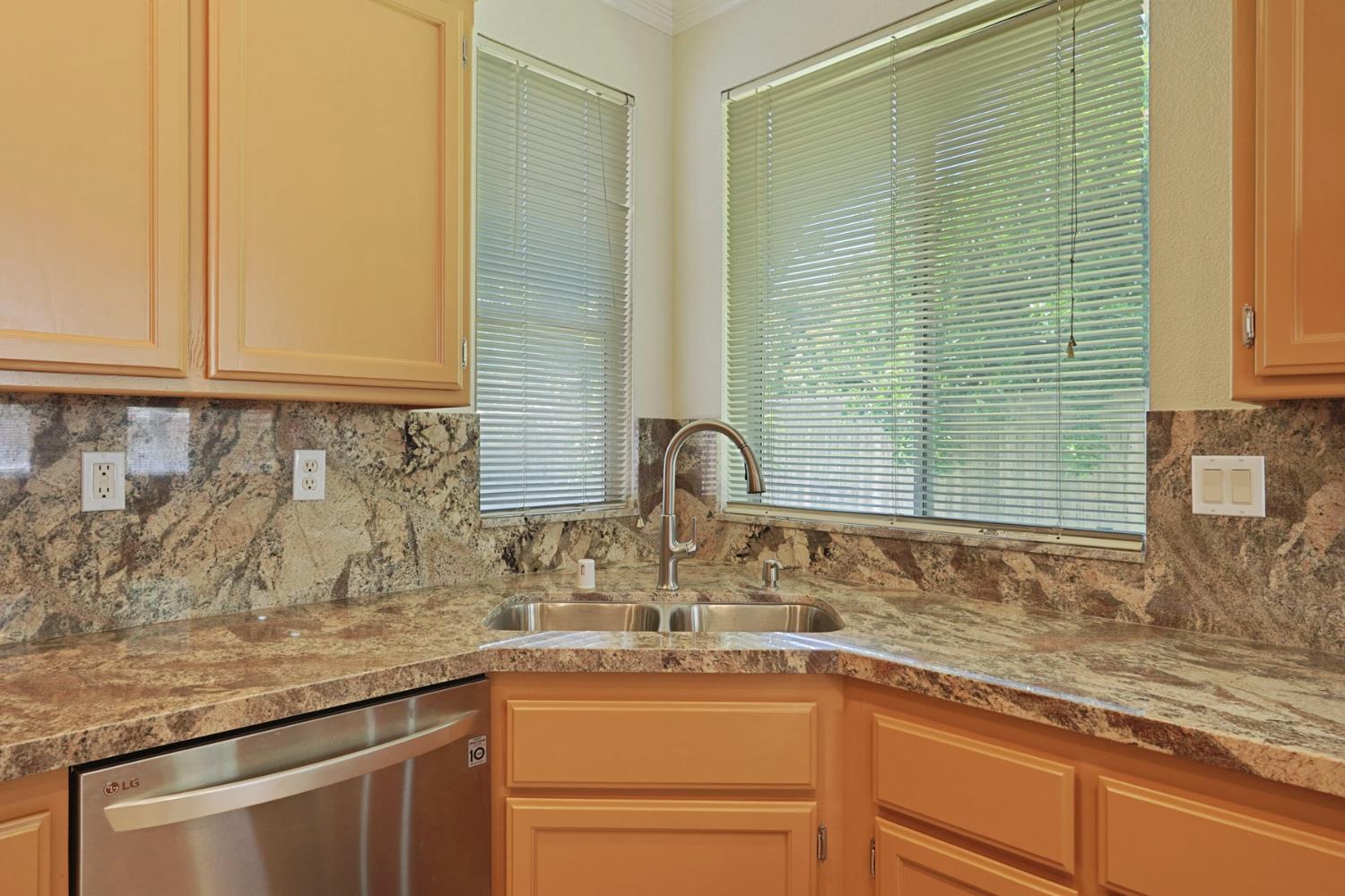Detail Gallery Image 18 of 50 For 1053 L Aloutte Way, Sacramento,  CA 95831 - 4 Beds | 3 Baths