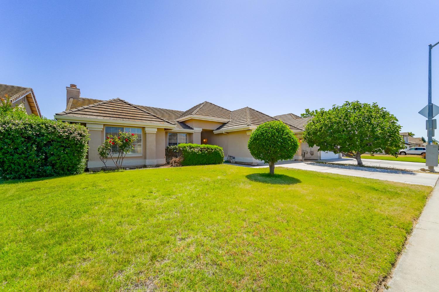 Colony Manor, Riverbank, California image 5