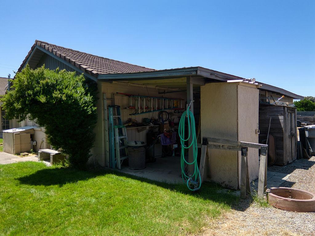 Vine Avenue, Escalon, California image 9