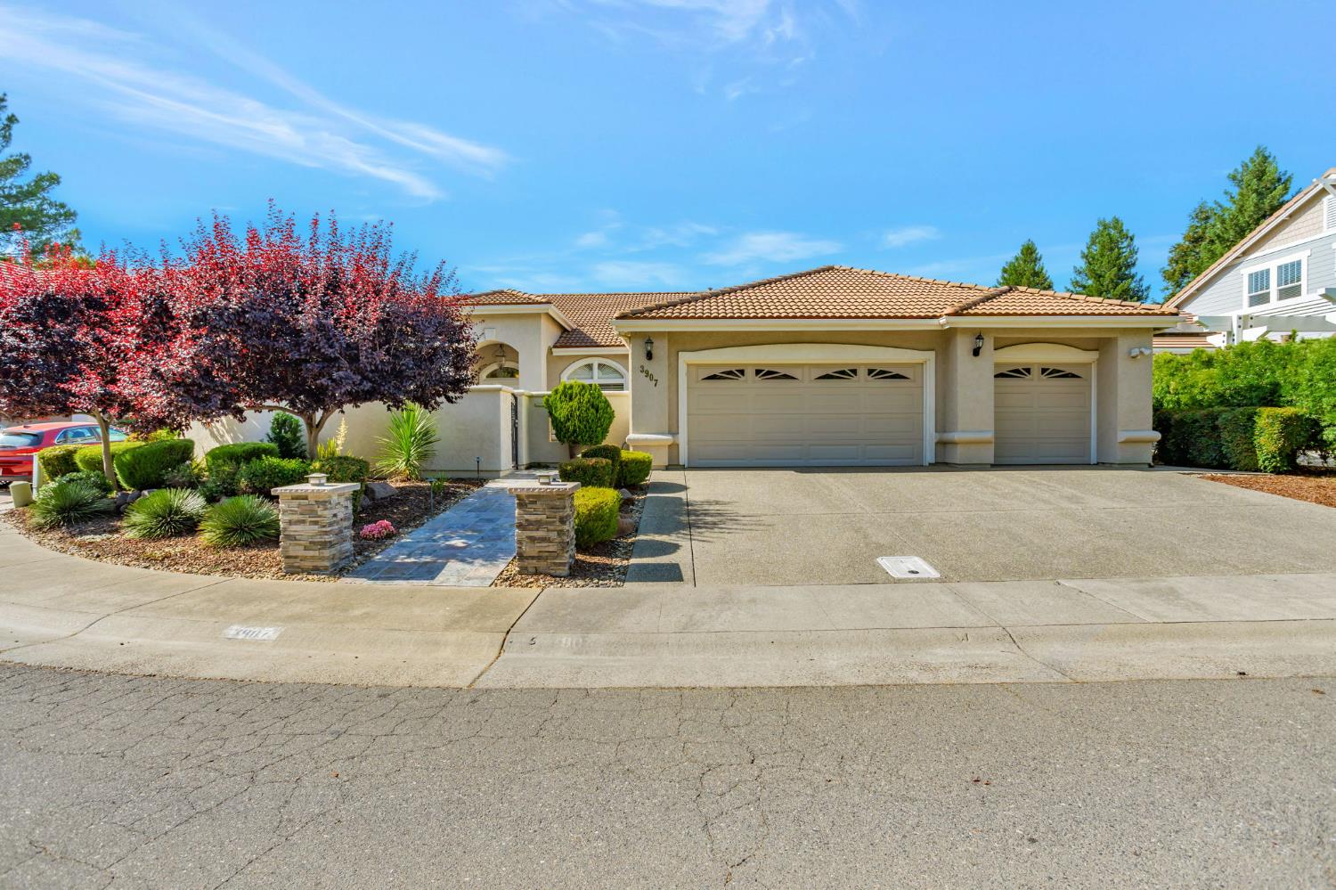 Yana Place, Davis, California image 1