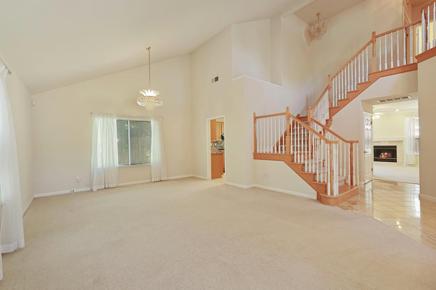 Detail Gallery Image 9 of 50 For 1053 L Aloutte Way, Sacramento,  CA 95831 - 4 Beds | 3 Baths