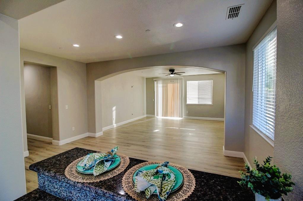 Pinot Blanc Court, Los Banos, California image 18