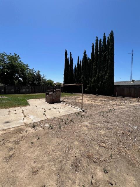 Laurel Avenue, Gustine, California image 37