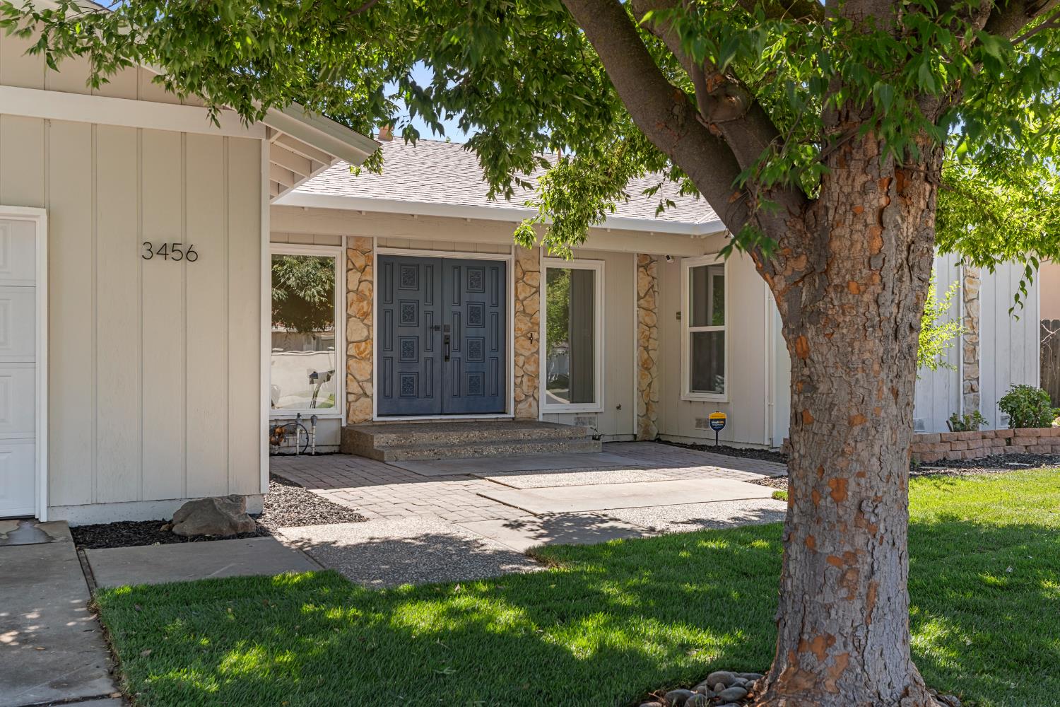 Norton Avenue, Modesto, California image 5