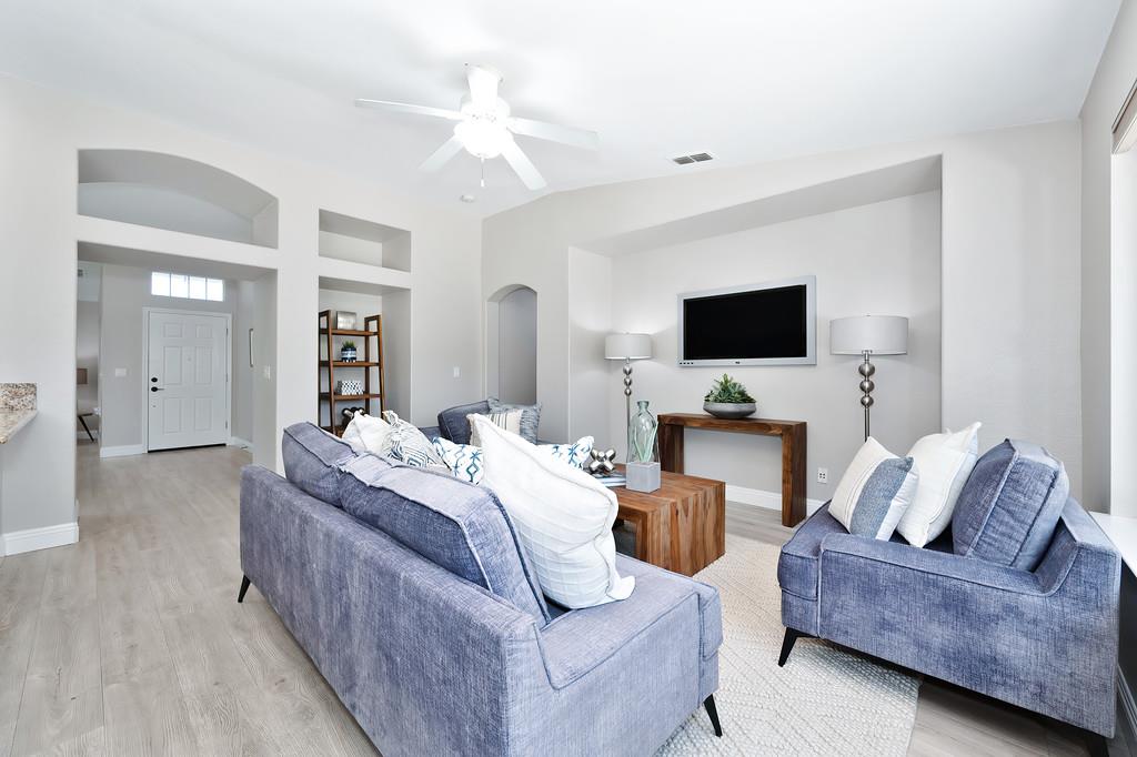 Azalea Garden Way, Rancho Cordova, California image 17