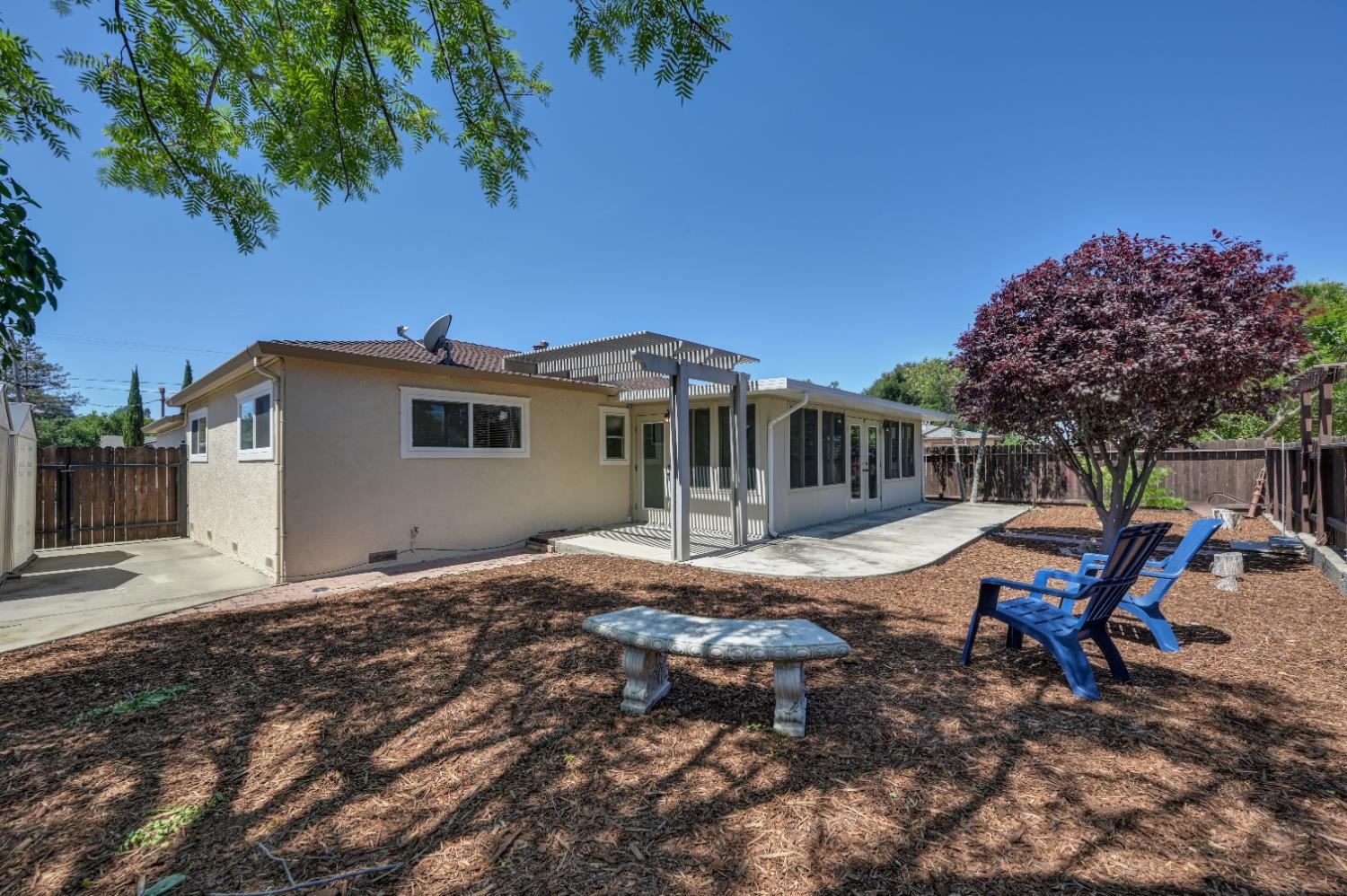 Clark Court, Pinole, California image 21