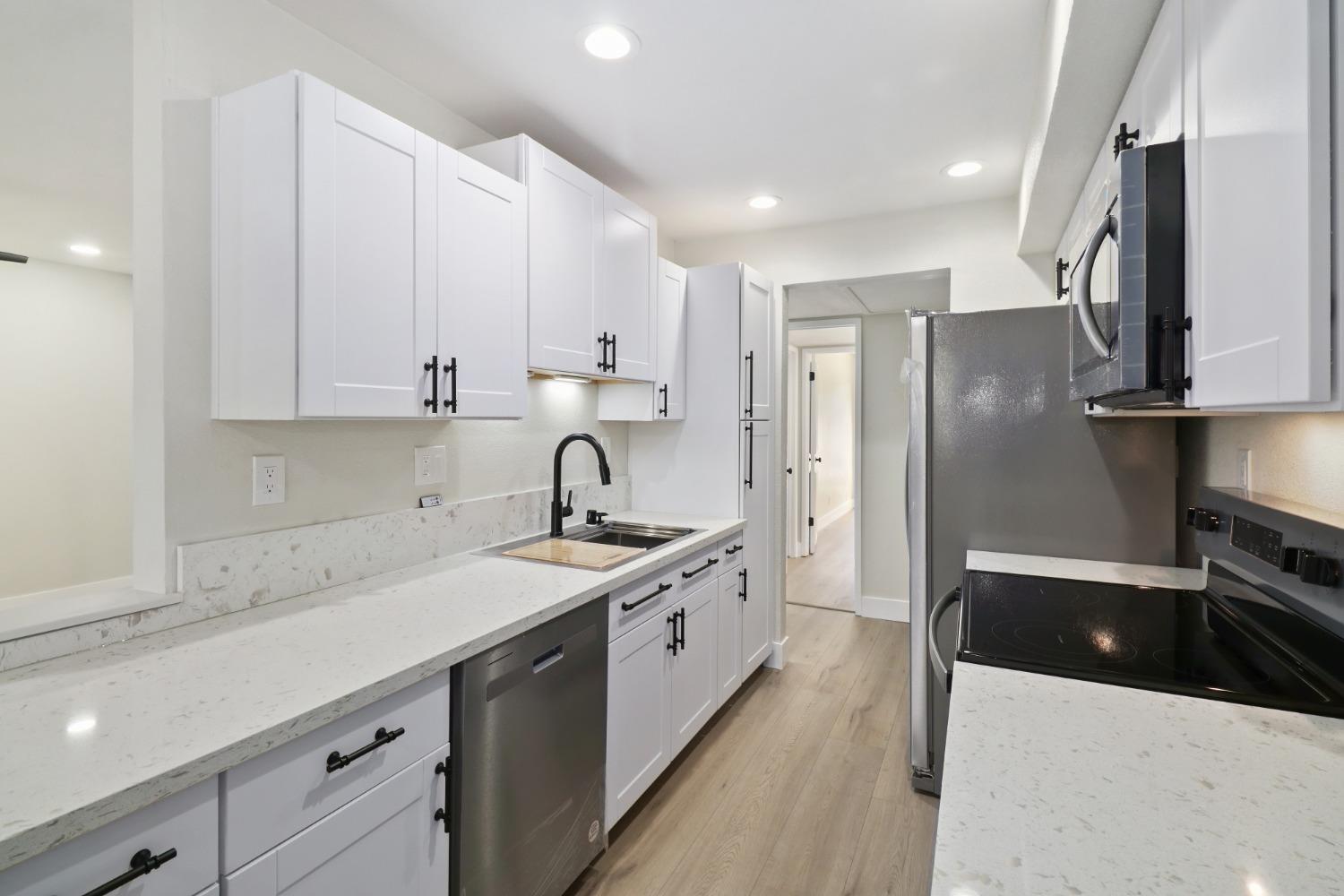 Photo #8: 225069098 Listing: Photo #8