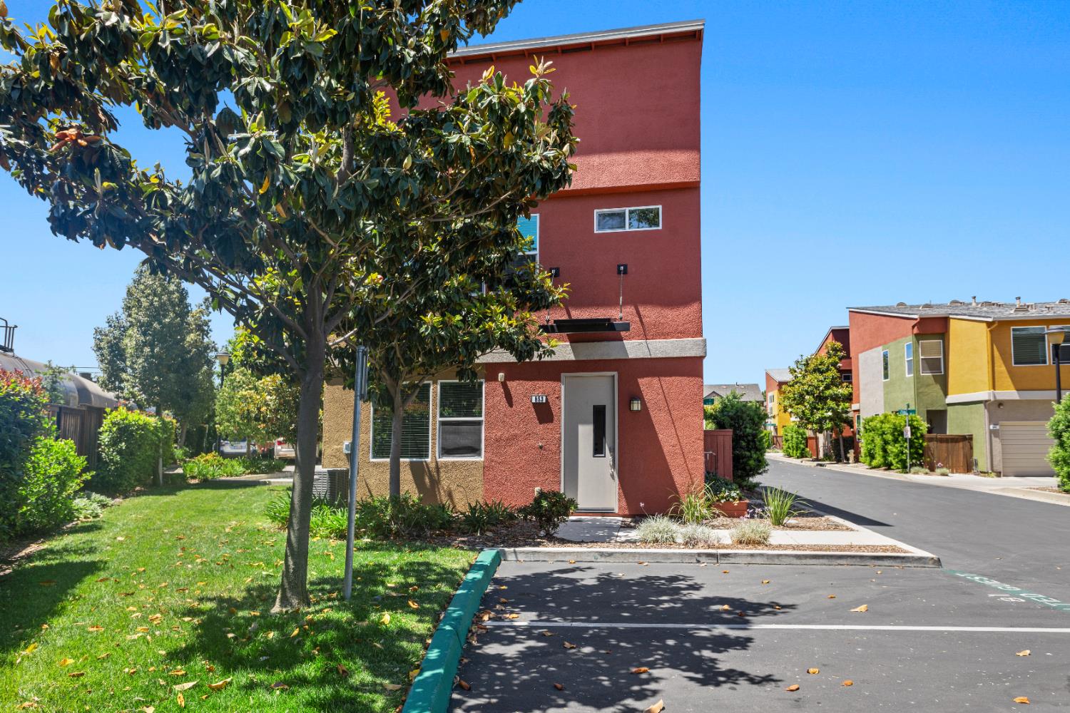 Bainite Court, West Sacramento, California image 2