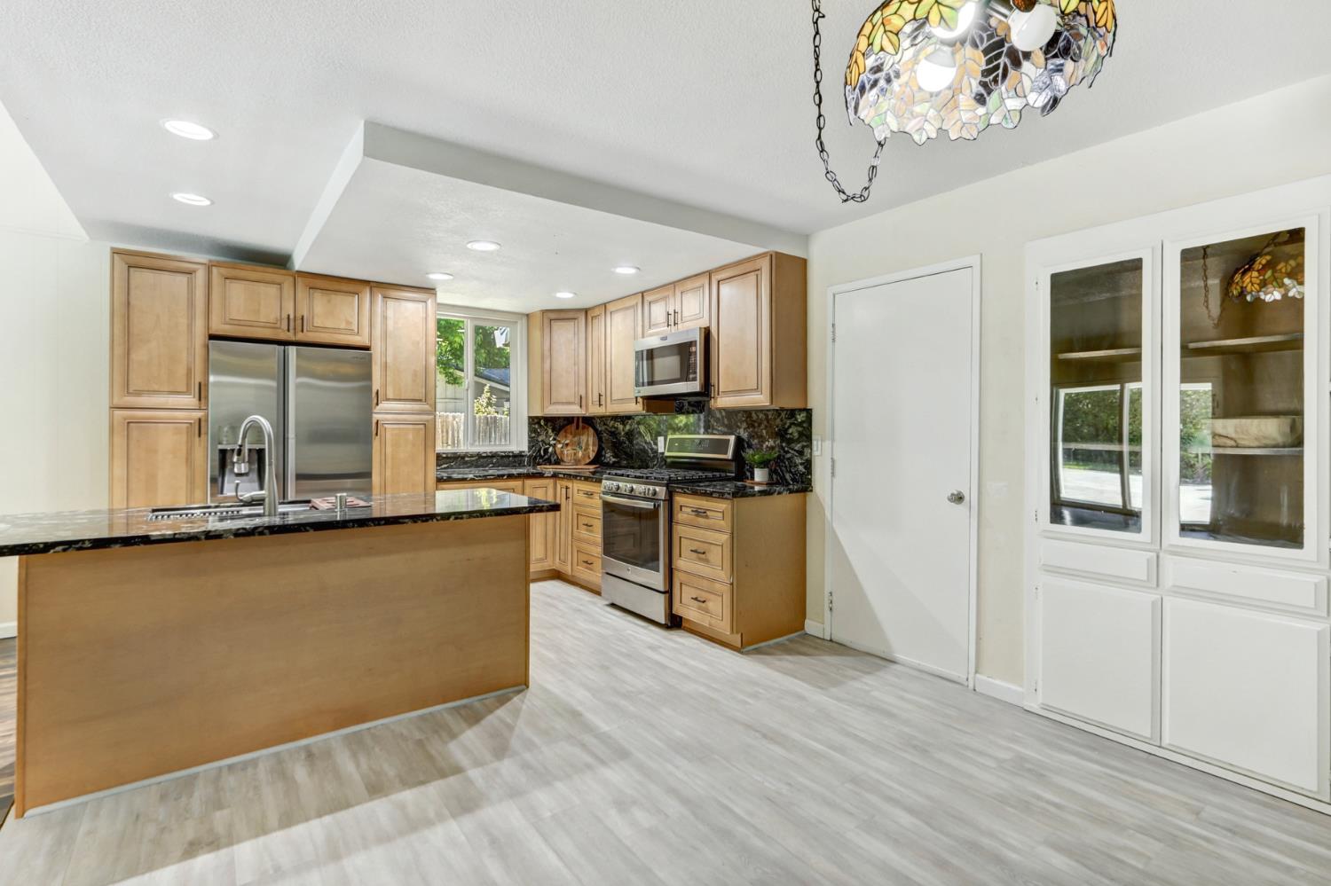 Oak Creek Court, Roseville, California image 16