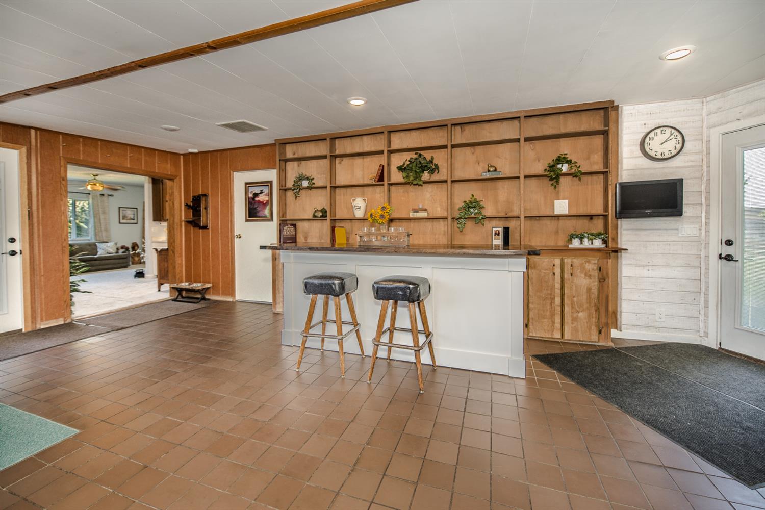 Leo Way, Woodland, California image 17
