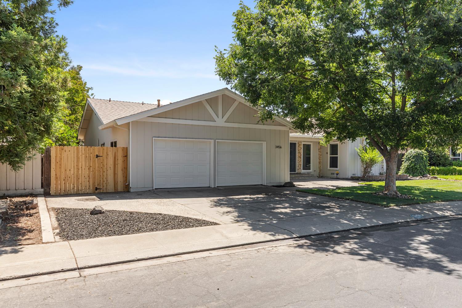 Norton Avenue, Modesto, California image 4